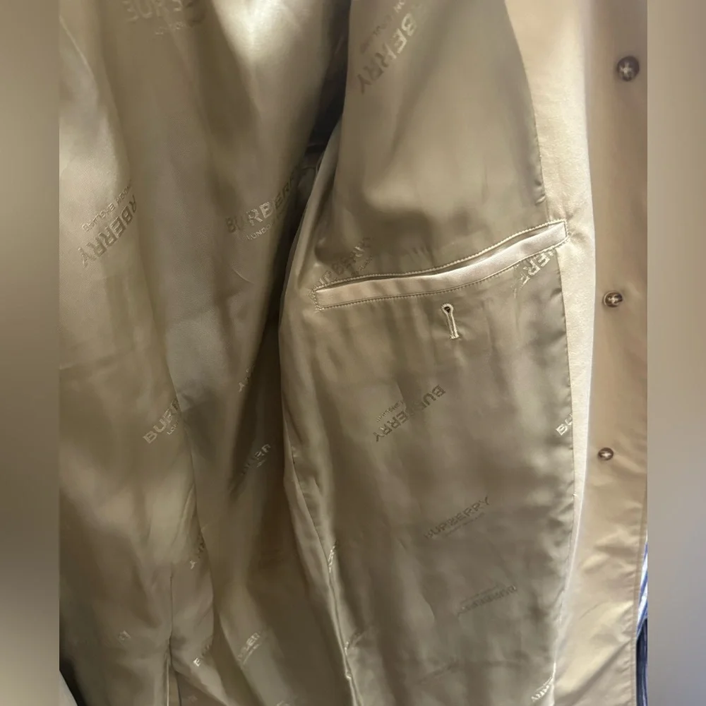 Burberry Women’s Farringdon Car Coat In Honey - Picture 11 of 11